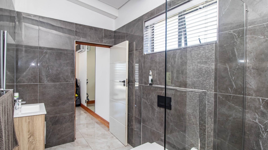 5 Bedroom Property for Sale in Benguela Cove Lagoon Wine Estate Western Cape